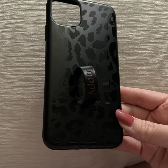 Midnight Leopard Loopy Case iPhone 11 Pro Max - Picture 2 of 14